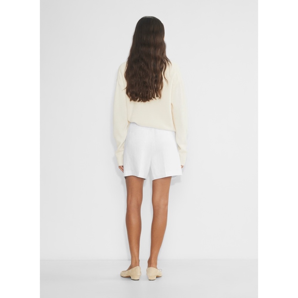 Aritzia The Effortless Short™ Linen Mid-thigh in white, size 0 - Picture 3 of 6
